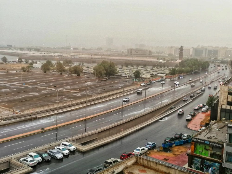 من الأمطار على محافظة جدة أمس الأول (أنس الحارثي)