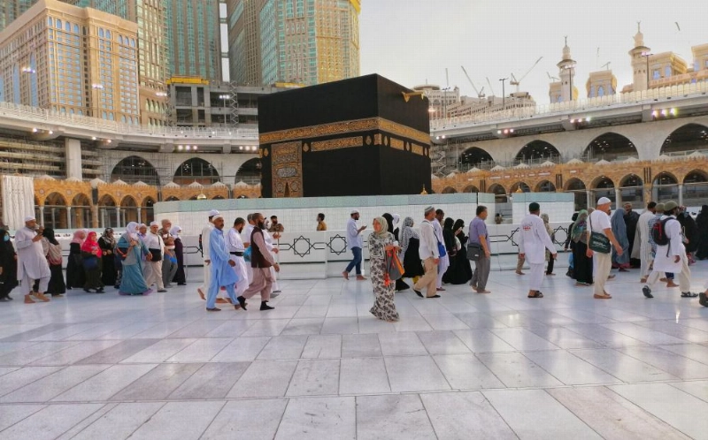 إنشاء سواتر في المطاف لحماية الكعبة المشرفة