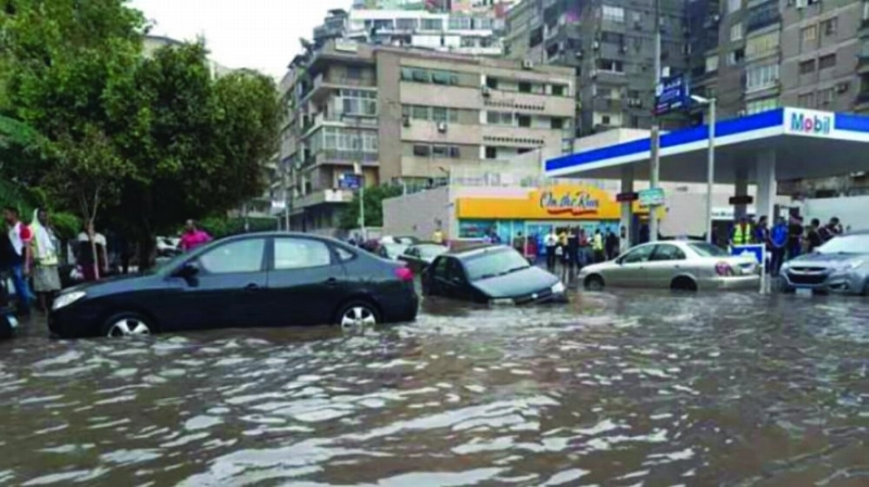 السيول عطلت حركة المرور في القاهرة (مكة)