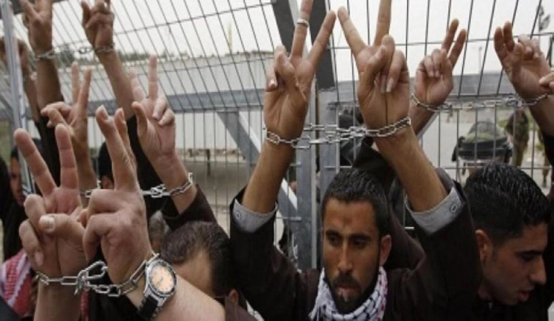 عدد من الأسرى الفلسطينيين (مكة)
