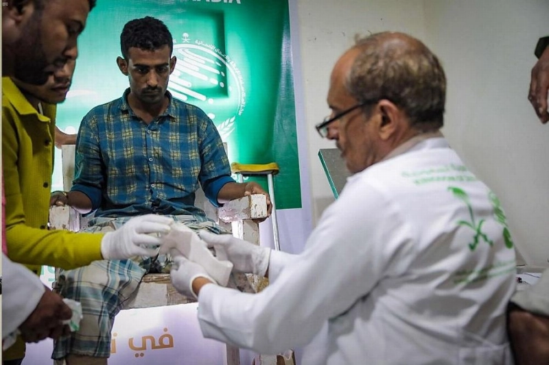 خدمات طبية سعودية تقدم لمواطنين يمنيين (واس)