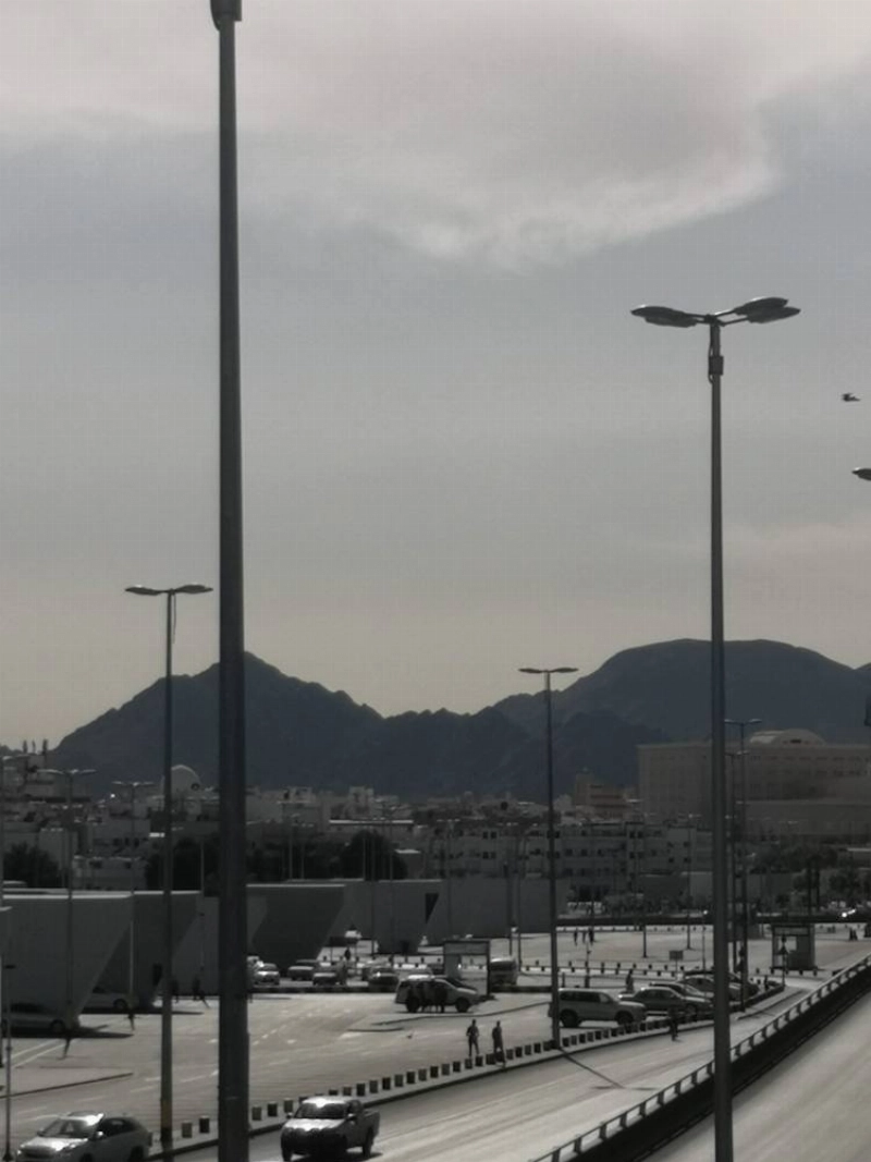 الدائري الأول طريق الملك فيصل قبيل ساعة الالتزام بتطبيق قرار منع التجول المبكر بـ15 دقيقة