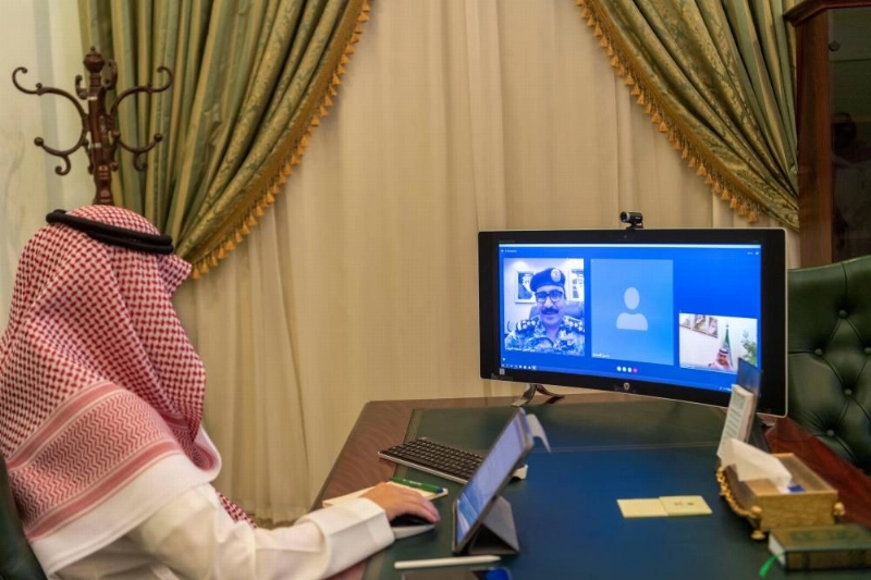 فيصل بن نواف خلال الاجتماع المرئي (مكة)