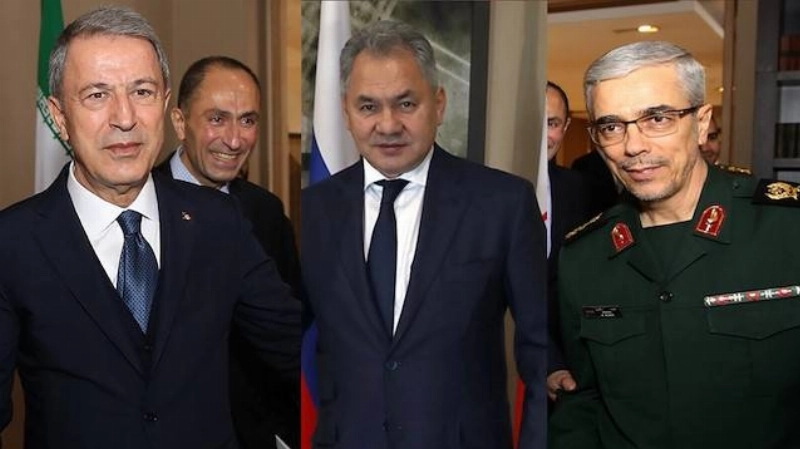لقاء سابق بين وزير الدفاع التركي ورئيس الأركان الإيراني (مكة)
