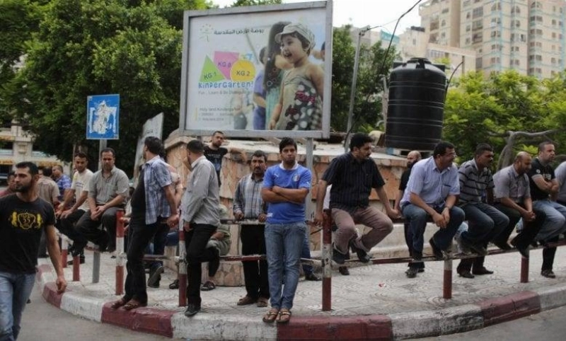 عمال فلسطينيون يبحثون عن عمل (مكة)