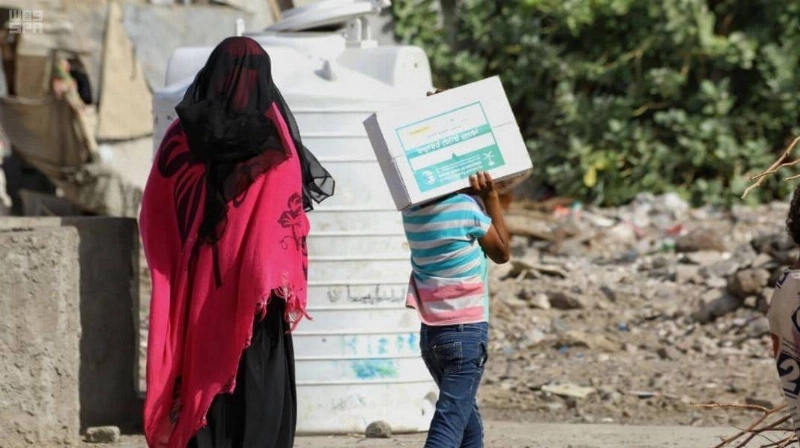 إيصال التمور للنازحين في أماكنهم