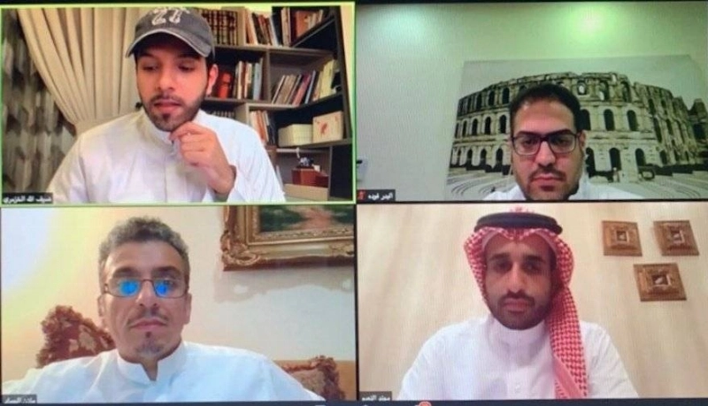 عدد من المشاركين في اللقاء (الصندوق الصناعي)