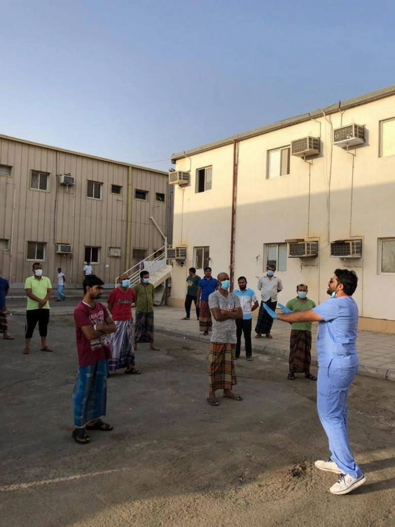 الفرق التوعوية خلال زيارة المنازل بجدة (مكة)