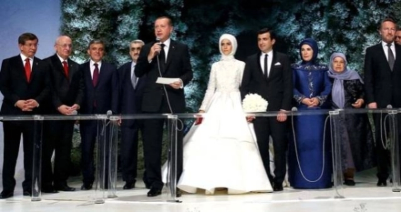 إردوغان يتحدث في مناسبة زواج بيرقدار من ابنته سمية (مكة)