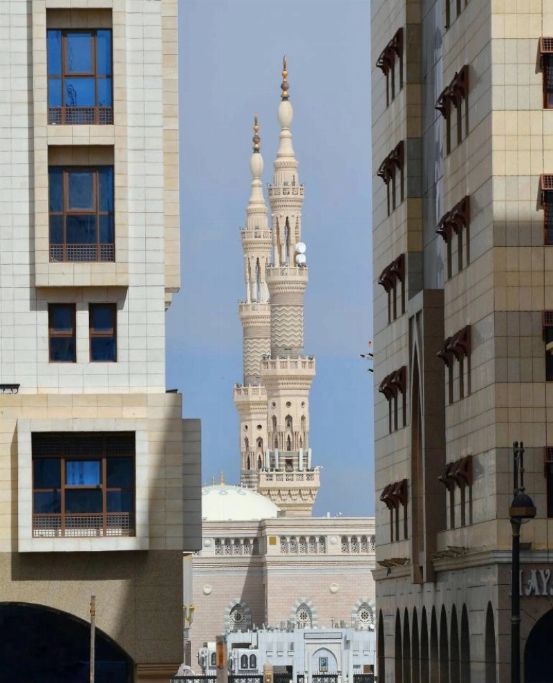 مآذن المسجد النبوي تجسد فن العمارة الإسلامية (مكة)