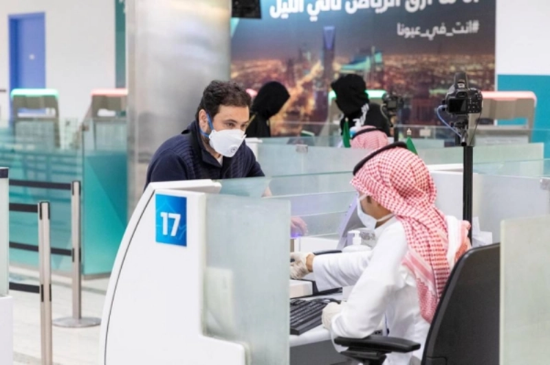 من وصول المواطنين إلى صالة المطار (مكة)