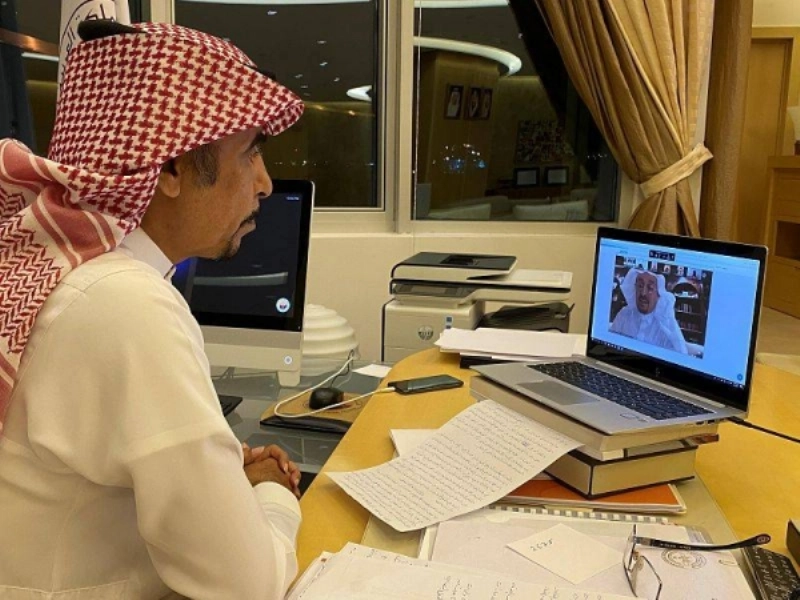 خلال اللقاء الافتراضي (مكة)