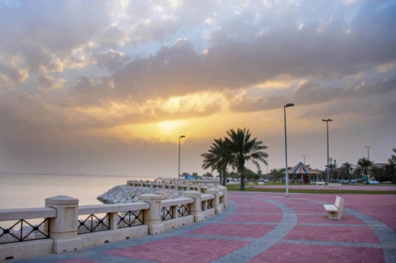 جانب من صيانة الطرق والأرصفة
