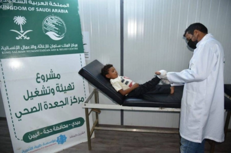الكشف على أحد الأطفال بالجعدة