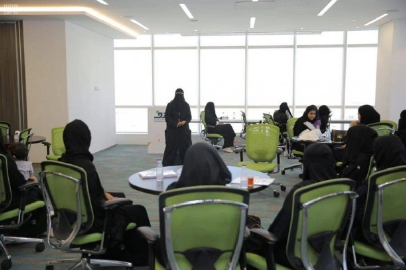 من ملتقى التوظيف للسيدات (هدف)