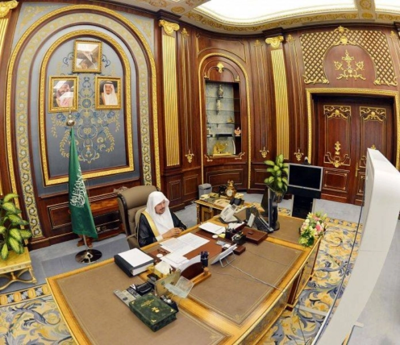من جلسات الشورى عن بعد (مكة)