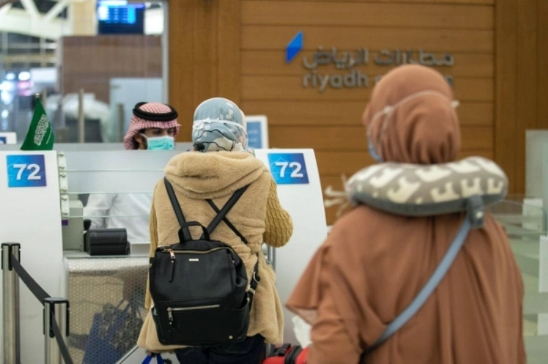 من إنهاء إجراءات سفر الركاب (مكة)