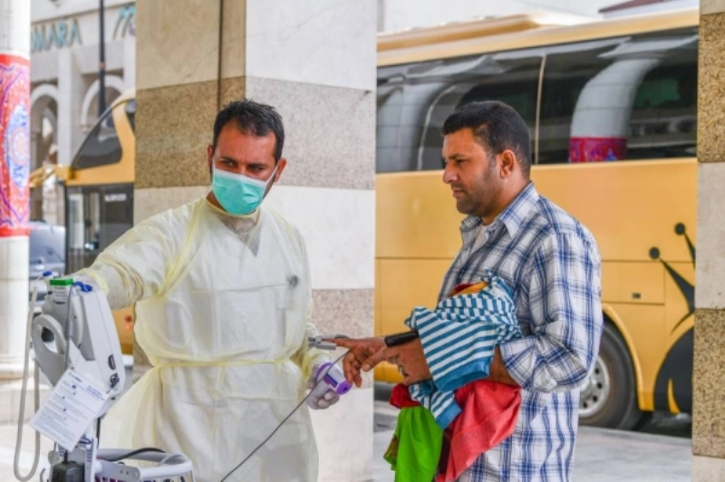 من إجراءات سكن العمالة (مكة)