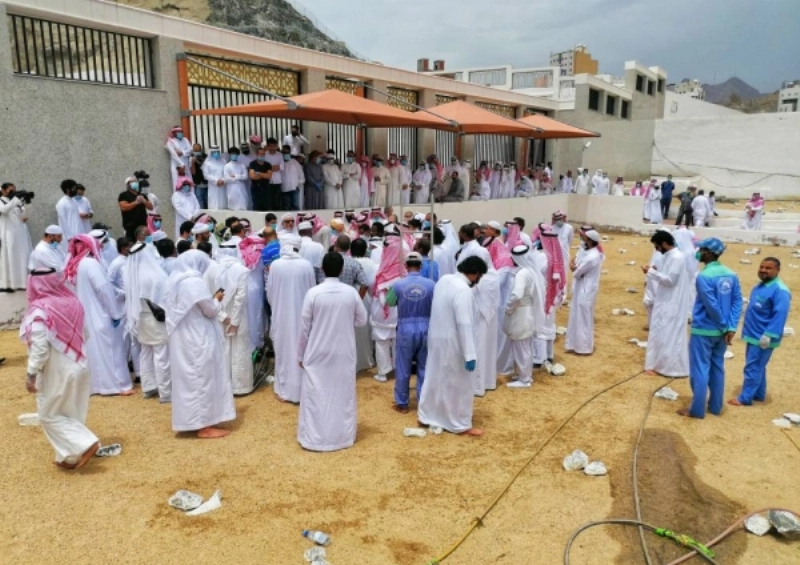 من مراسم تلقي العزاء في الفقيد