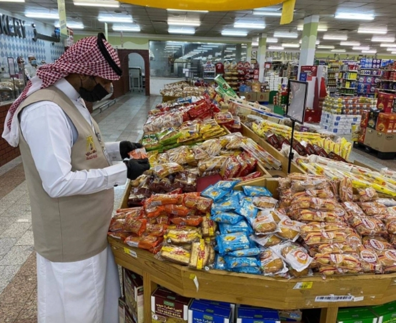 من جولات الأمانة على المنشآت الغذائية (مكة)