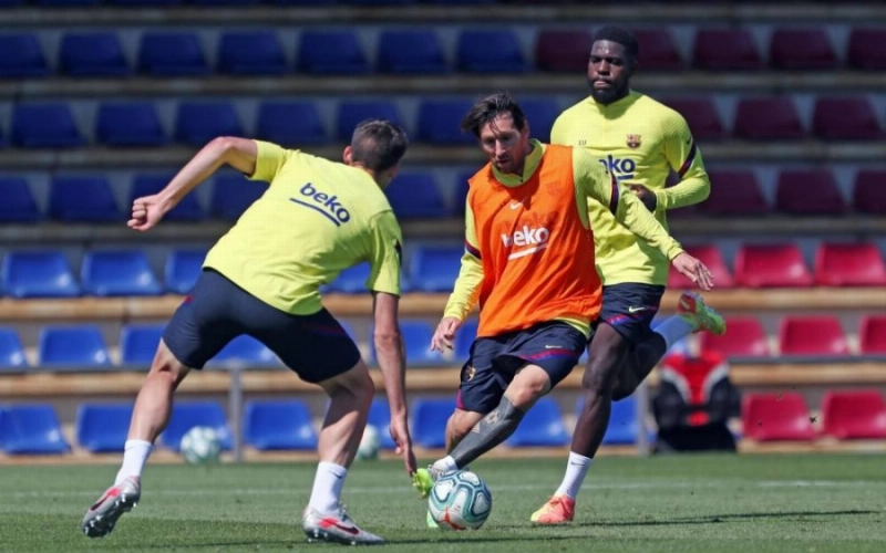 جانب من تدريبات برشلونة بعد العودة (مكة)