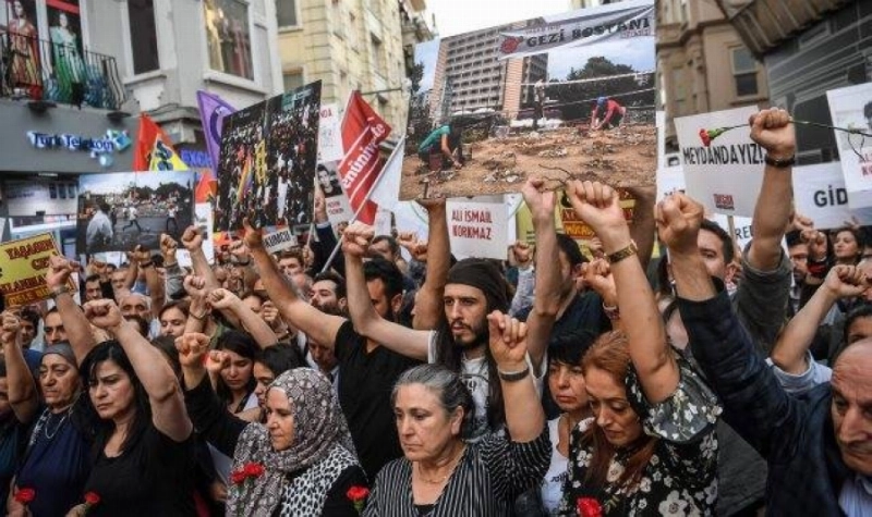 أتراك يتظاهرون ضد حكم إردوغان (مكة)