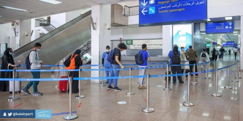 مواطنون خلال عودتهم للمملكة (مكة)