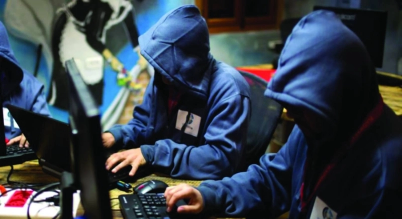 هاكرز إيرانيون يتجسسون ويبتزون رواد مواقع التواصل (مكة)