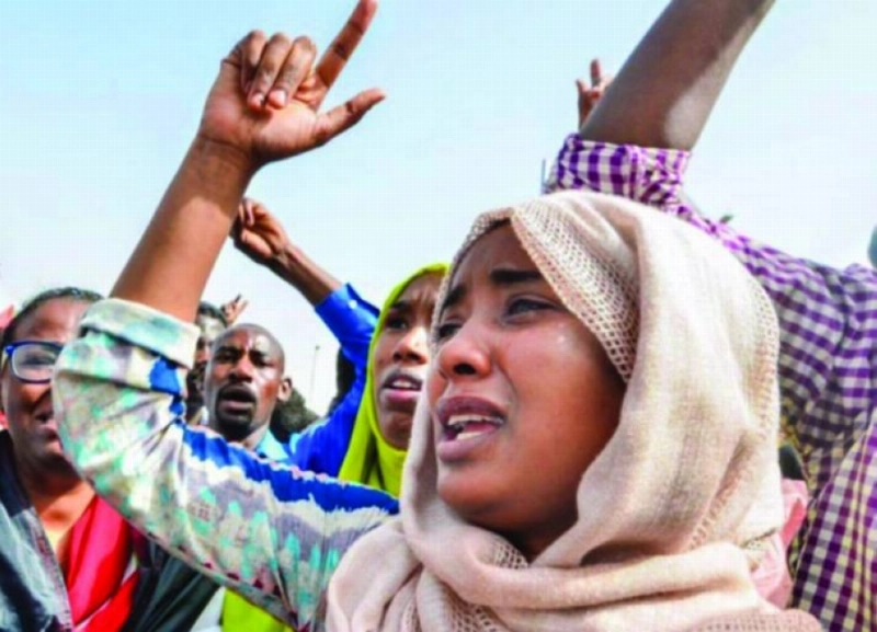 سودانيون يسعون لدعم الثورة بعيدا عن الإخوان (مكة)