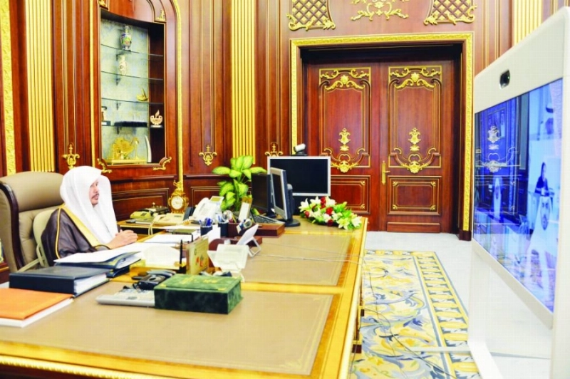 عبدالله آل الشيخ مترئسا جلسة الشورى (مكة)