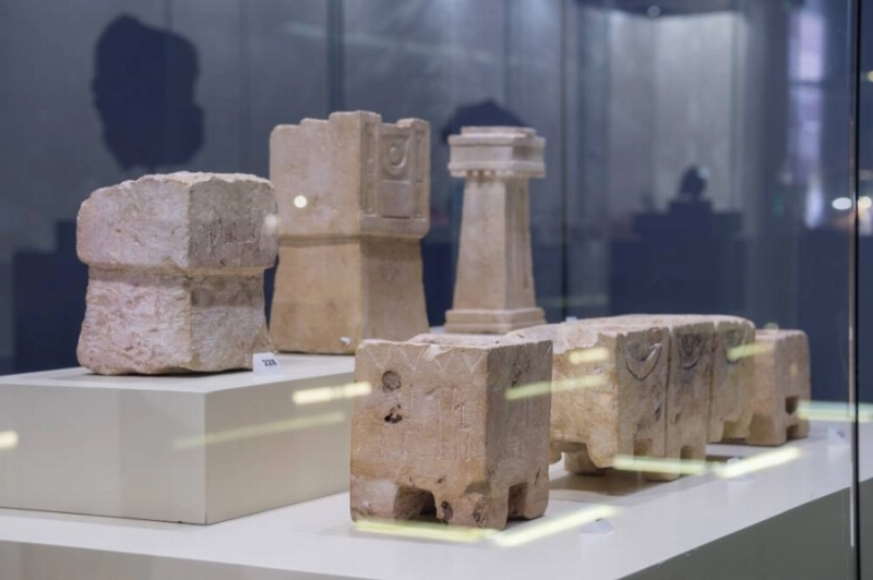 مباخر حجرية من قرية الفاو (مكة)