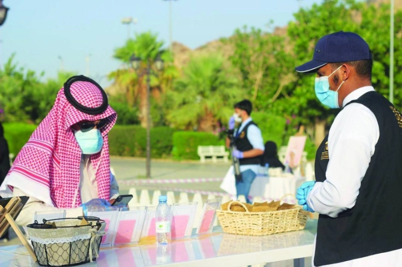 مشاركون في الحملة البيئية بالطائف (مكة)