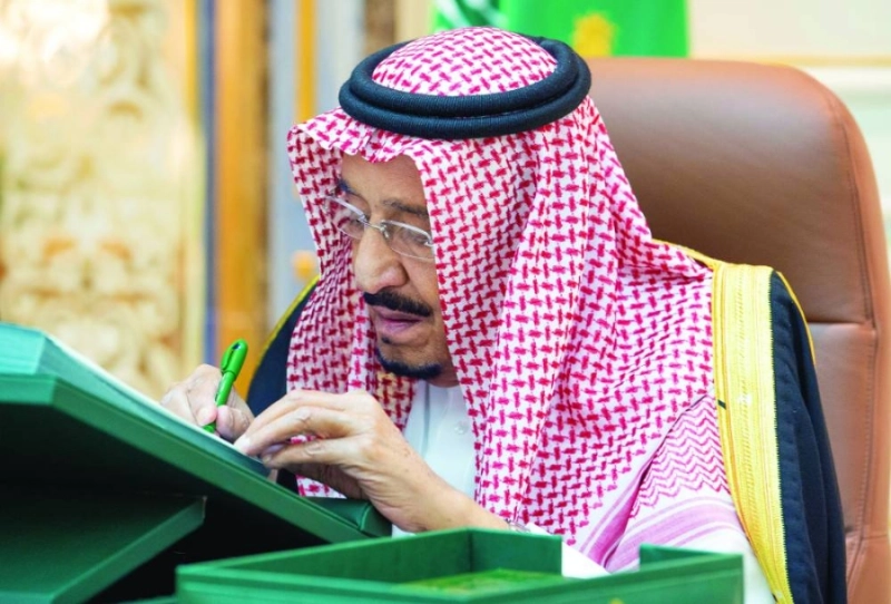 الملك سلمان خلال ترؤسه الجلسة (واس)