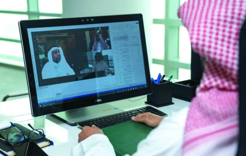 على هامش التوقيع (الموارد البشرية)
