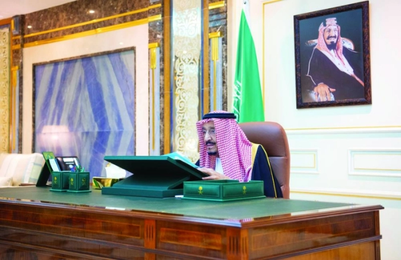 خادم الحرمين لدى ترؤسه جلسة مجلس الوزراء أمس الأول (واس)