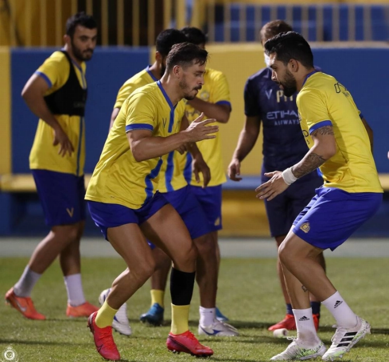 جوليانو مظهرا جديته في التدريبات (إعلامي النصر)