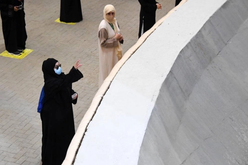 حاجات خلال رمي جمرة العقبة (مكة)