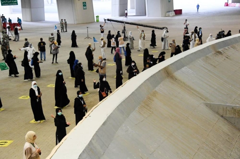 حاجات خلال رمي جمرة العقبة (مكة)