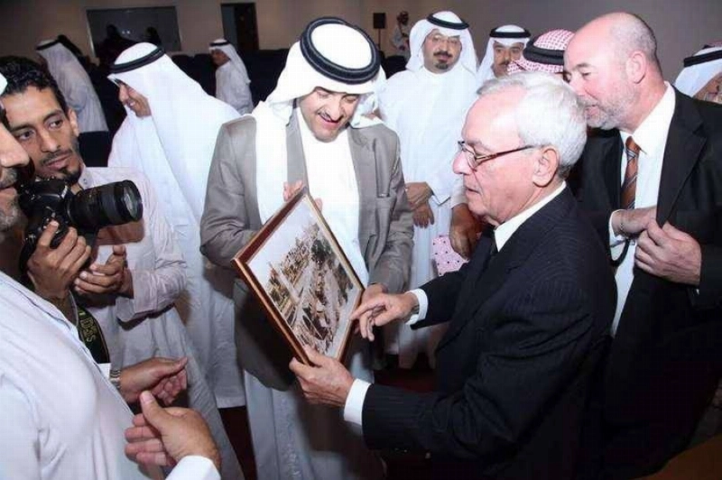 الأمير سلطان بن سلمان يعزي في وفاة المؤرخ العالمي د.ليال
