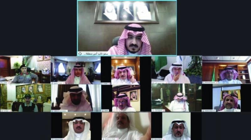 بدر بن سلطان خلال الاجتماع (مكة)