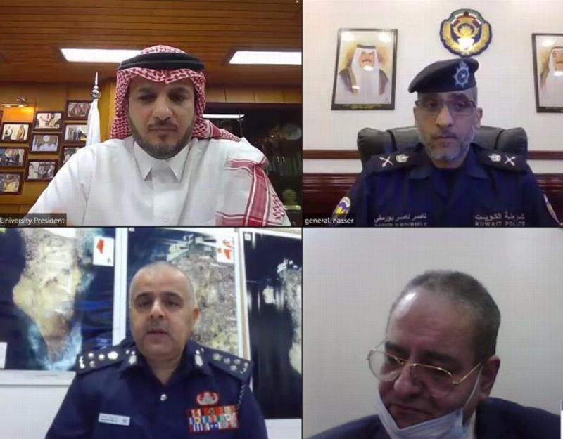 المشاركون في الندوة عبر الاتصال المرئي (مكة)