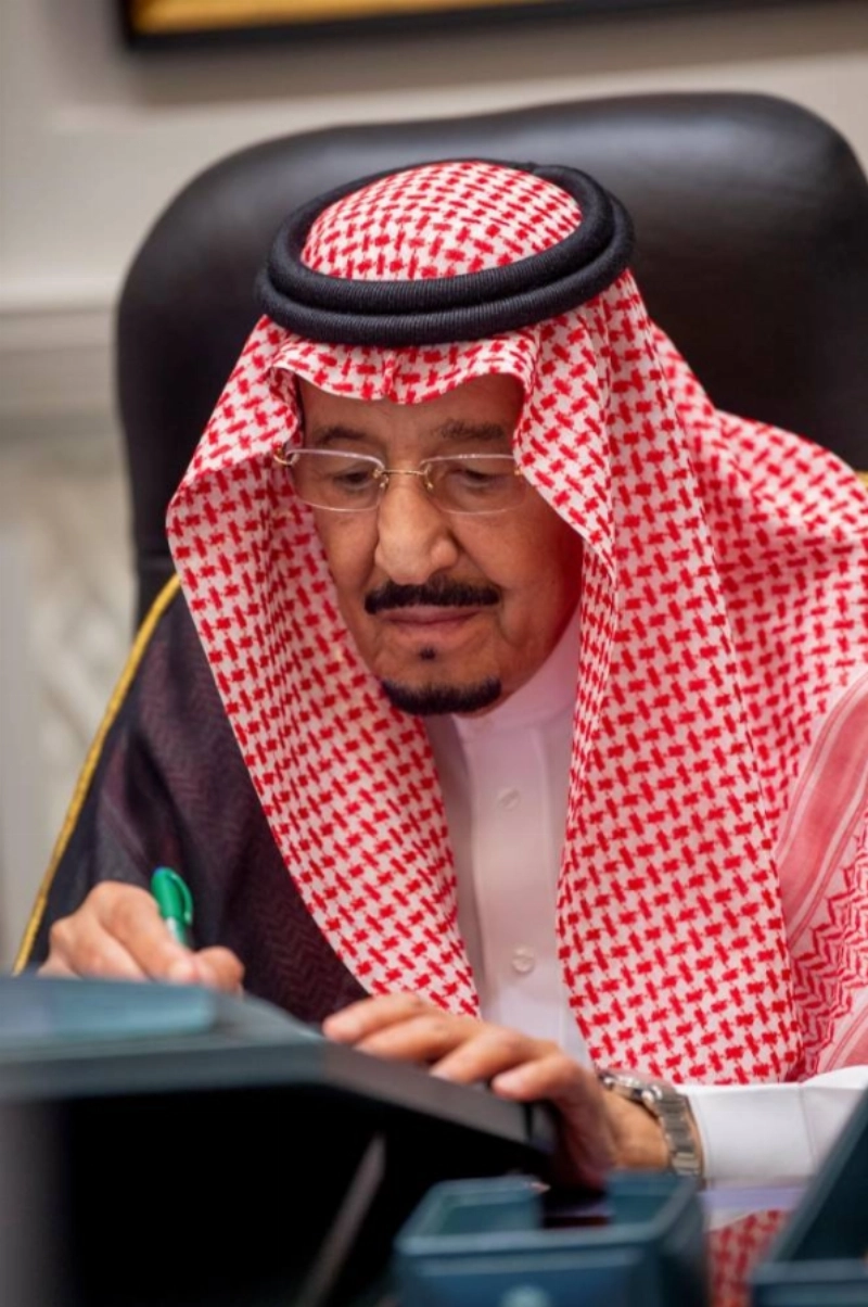 الملك سلمان لدى ترؤسه جلسة مجلس الوزارء (واس)