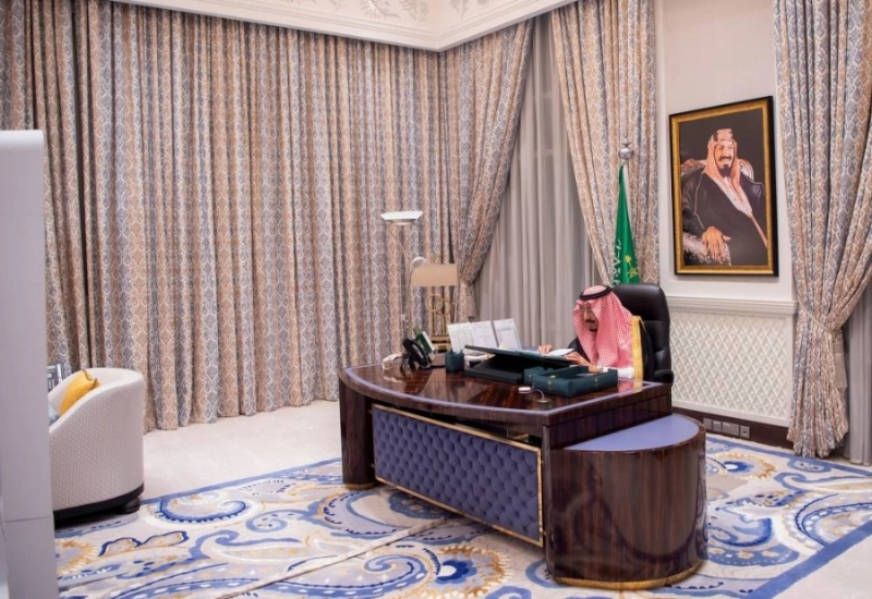 خادم الحرمين الشريفين لدى ترؤسه جلسة مجلس الوزراء عبر الاتصال المرئي (واس)