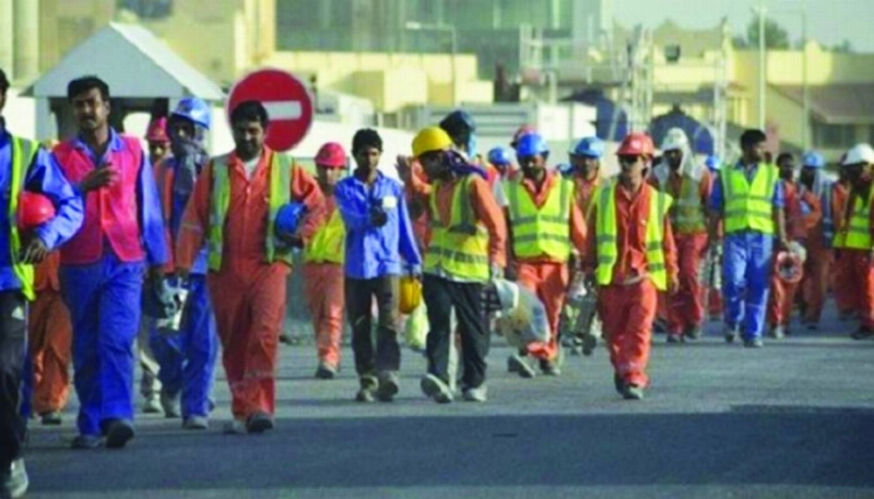 العمال يواجهون ظروفا صعبة في قطر (مكة)