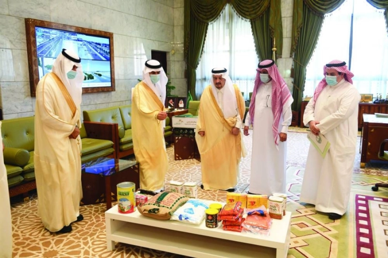 فيصل بن بندر خلال تدشينه الحملة (مكة)