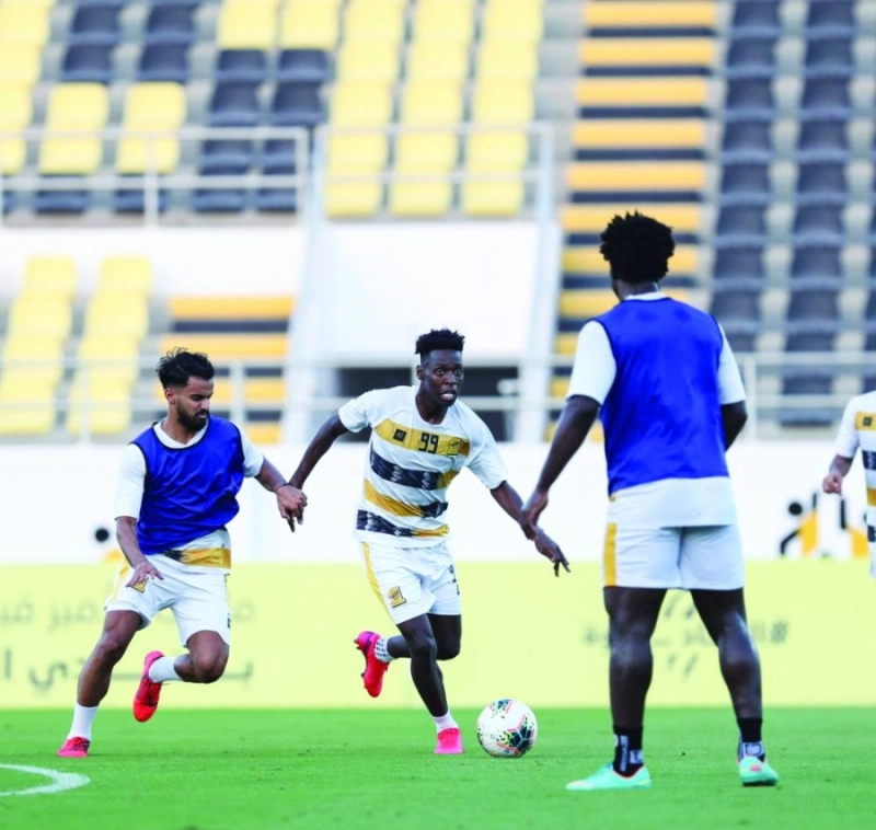 جانب من حصة الاتحاد التدريبية أمس (إعلامي الاتحاد)