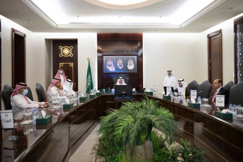 أمير منطقة مكة خلال اجتماع صحة مكة