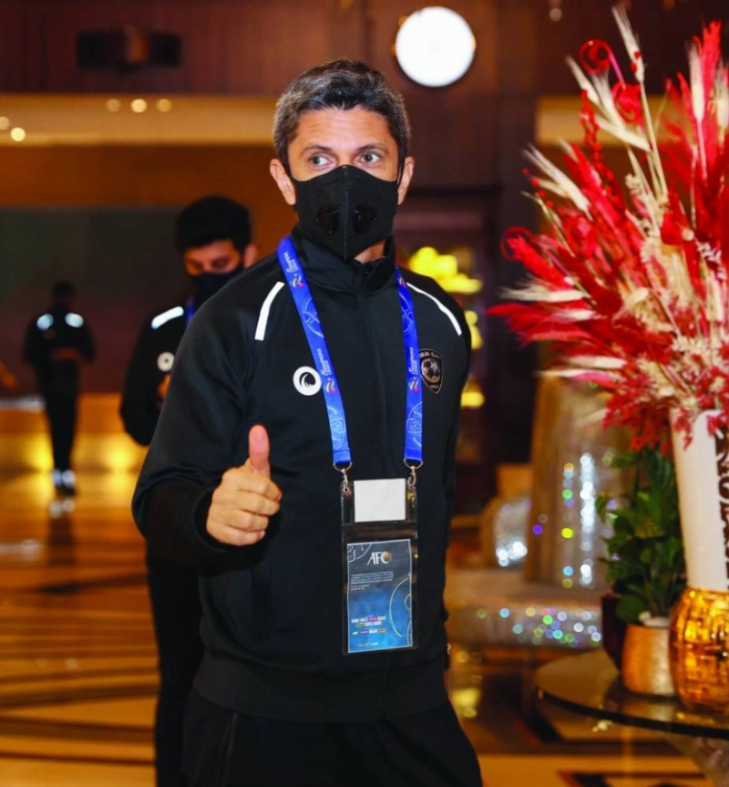 رازفان لحظة وصوله الملعب (إعلامي الهلال)