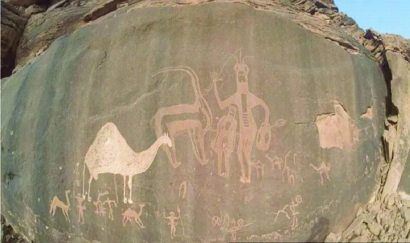 صورة الصخرة التي نشرتها الصحيفة في زاوية كنوز المملكة (مكة)
