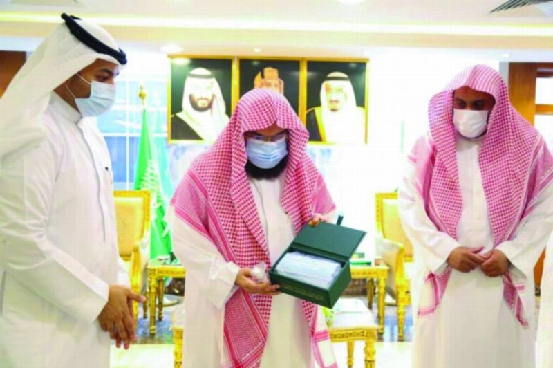 عبدالرحمن السديس خلال تدشين الحملة (مكة)